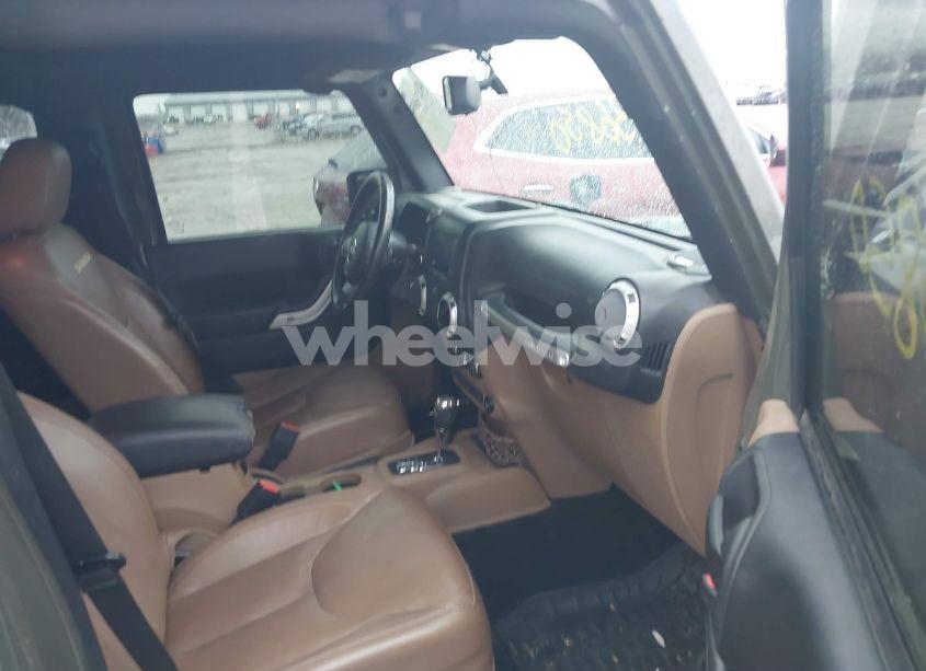 Photo 5 of 2015 Jeep Wrangler UNLIMITED SAHARA (VIN 1C4BJWEG8FL685368)