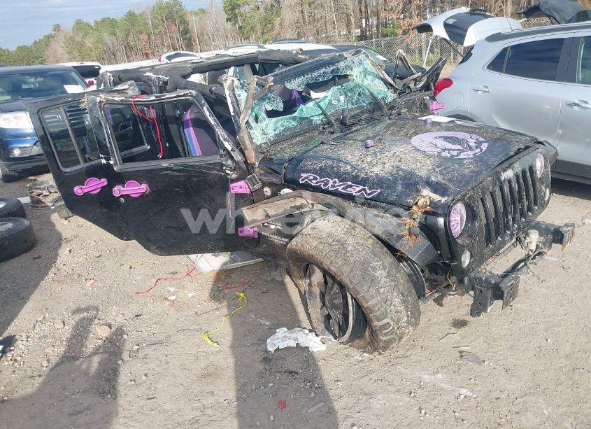 2016 Jeep Wrangler UNLIMITED SAHARA (VIN 1C4BJWEG8GL111824) main photo