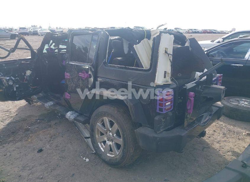 Photo 3 of 2016 Jeep Wrangler UNLIMITED SAHARA (VIN 1C4BJWEG8GL111824)