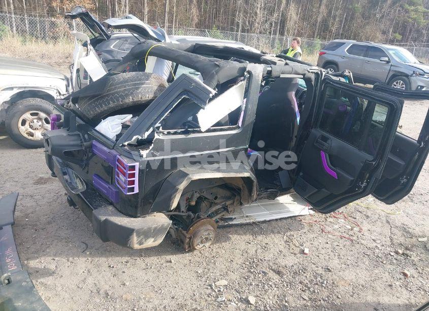 Photo 4 of 2016 Jeep Wrangler UNLIMITED SAHARA (VIN 1C4BJWEG8GL111824)