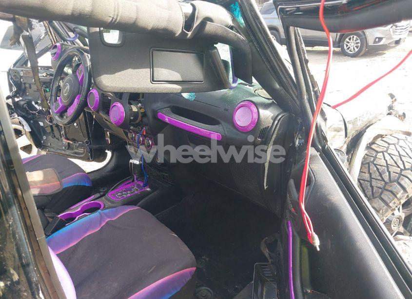 Photo 5 of 2016 Jeep Wrangler UNLIMITED SAHARA (VIN 1C4BJWEG8GL111824)