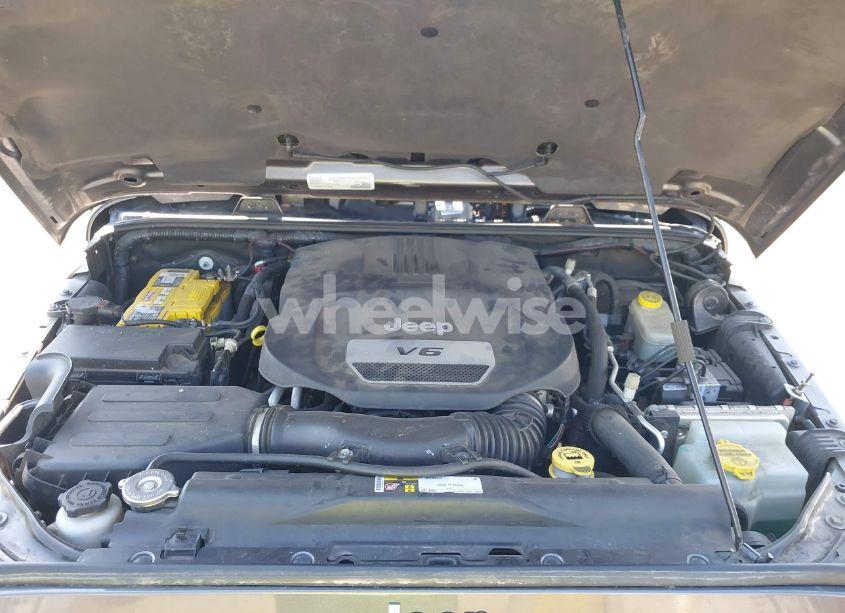 Photo 10 of 2016 Jeep Wrangler UNLIMITED SAHARA (VIN 1C4BJWEG8GL217545)