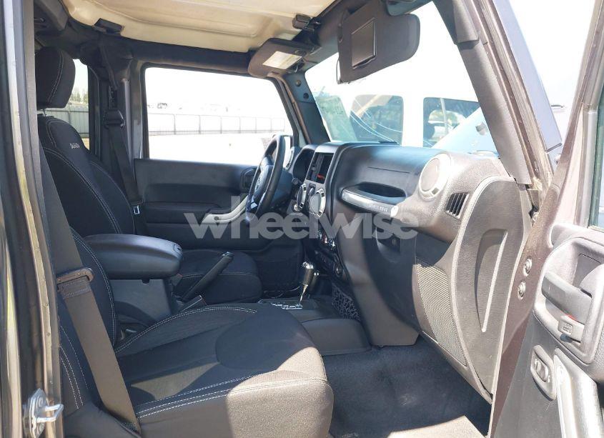 Photo 5 of 2016 Jeep Wrangler UNLIMITED SAHARA (VIN 1C4BJWEG8GL217545)