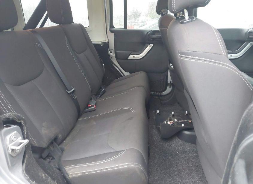 Photo 8 of 2016 Jeep Wrangler UNLIMITED SAHARA (VIN 1C4BJWEG8GL243627)