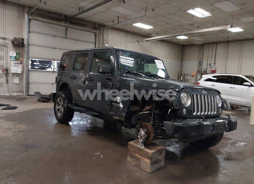 2018 Jeep Wrangler JK UNLIMITED SAHARA 4X4 (VIN 1C4BJWEG8JL809132) main photo