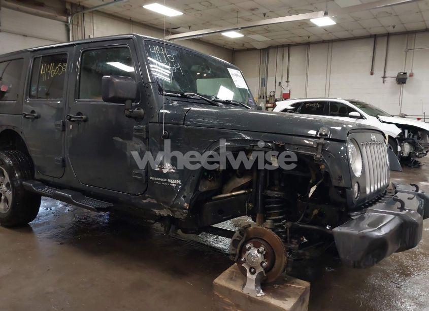 Photo 6 of 2018 Jeep Wrangler JK UNLIMITED SAHARA 4X4 (VIN 1C4BJWEG8JL809132)