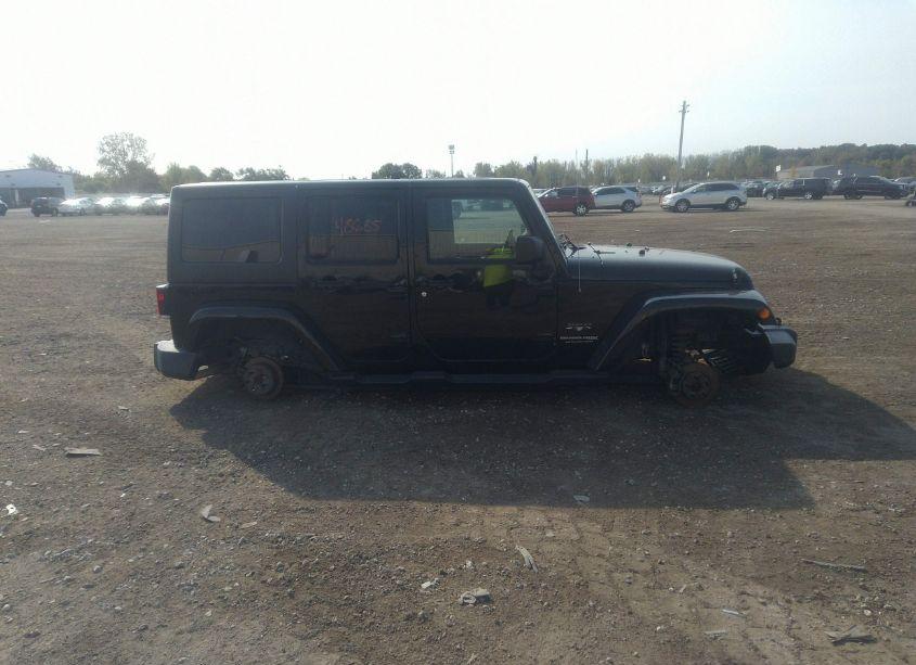 Photo 13 of 2018 Jeep Wrangler JK UNLIMITED SAHARA (VIN 1C4BJWEG8JL913796)