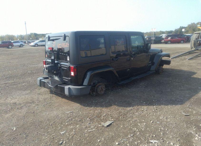 Photo 4 of 2018 Jeep Wrangler JK UNLIMITED SAHARA (VIN 1C4BJWEG8JL913796)