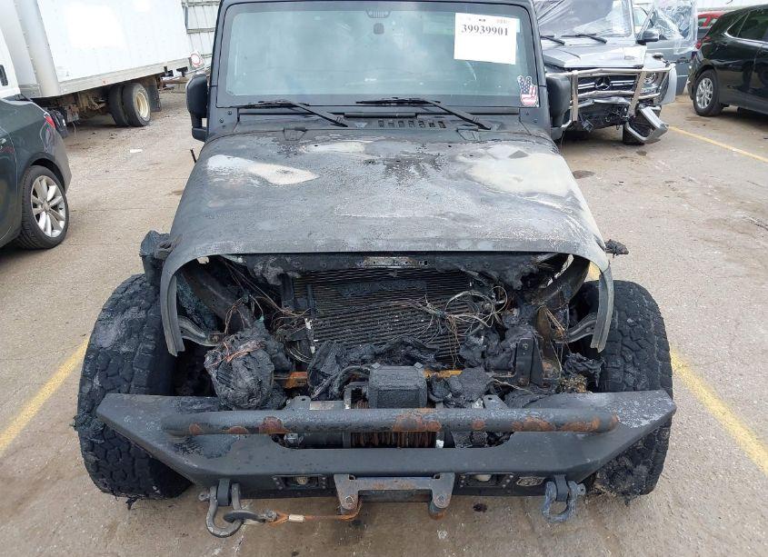 Photo 6 of 2013 Jeep Wrangler UNLIMITED SAHARA (VIN 1C4BJWEG9DL573613)