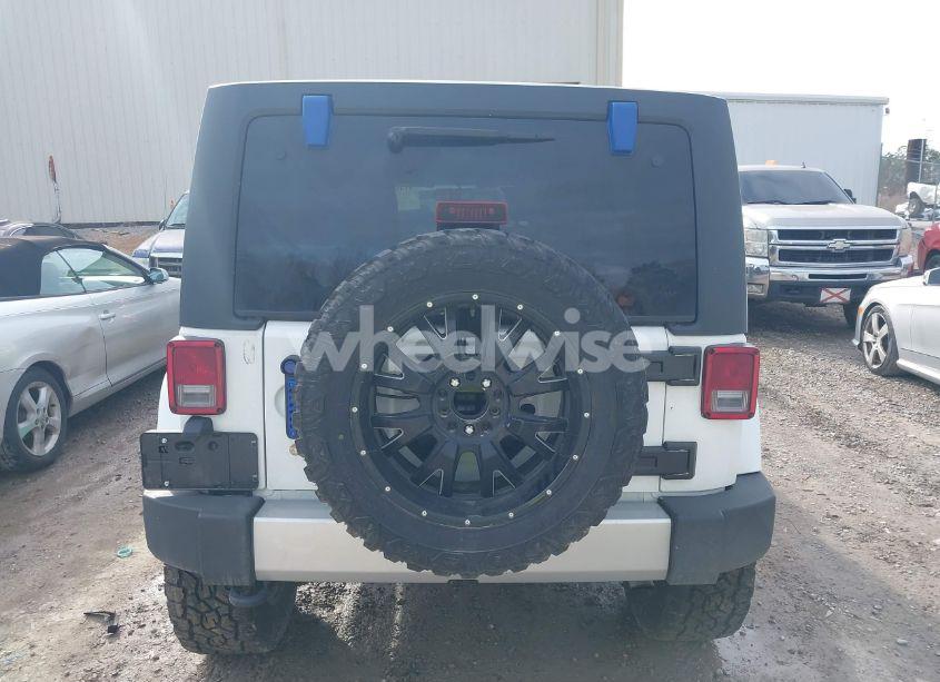 Photo 16 of 2015 Jeep Wrangler UNLIMITED SAHARA (VIN 1C4BJWEG9FL530599)