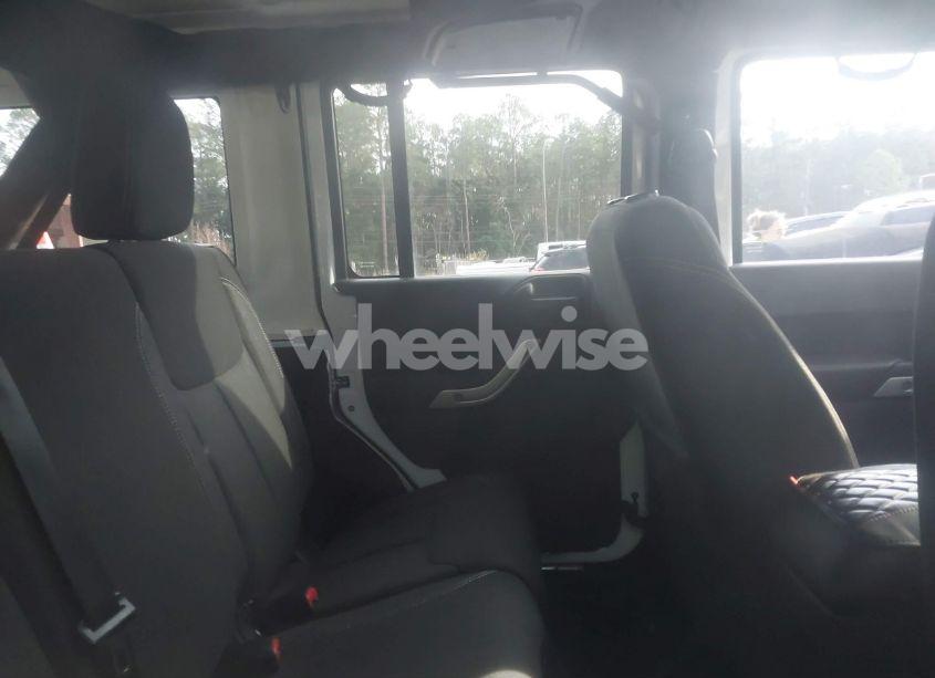 Photo 8 of 2015 Jeep Wrangler UNLIMITED SAHARA (VIN 1C4BJWEG9FL530599)