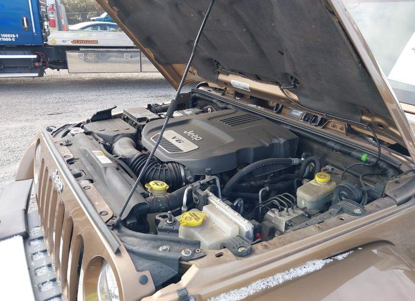 Photo 10 of 2015 Jeep Wrangler UNLIMITED SAHARA (VIN 1C4BJWEG9FL589152)