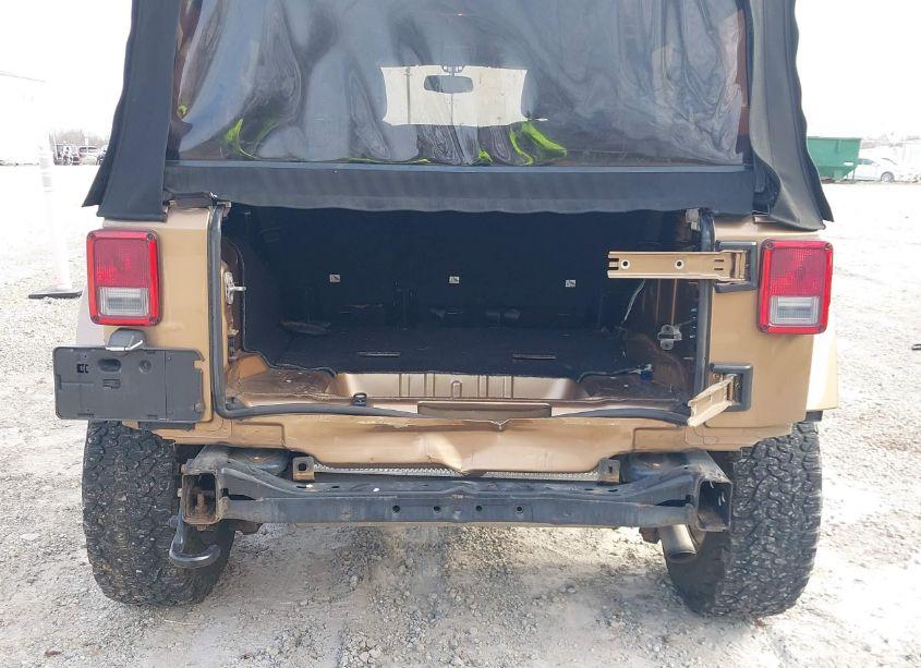 Photo 6 of 2015 Jeep Wrangler UNLIMITED SAHARA (VIN 1C4BJWEG9FL589152)