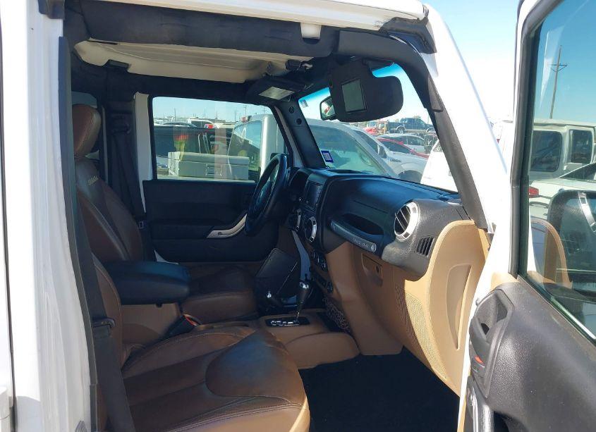 Photo 5 of 2015 Jeep Wrangler UNLIMITED SAHARA (VIN 1C4BJWEG9FL614065)