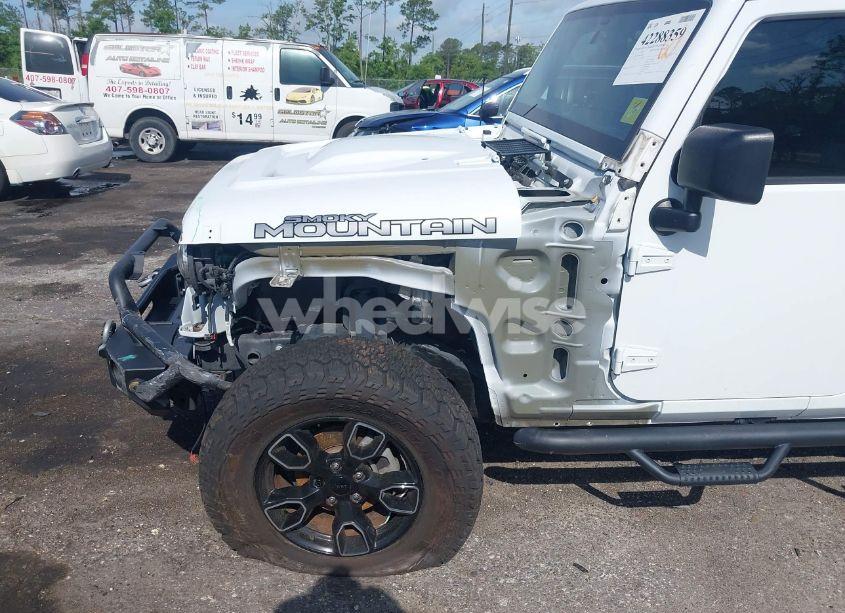 Photo 6 of 2017 Jeep Wrangler UNLIMITED SMOKY MOUNTAIN 4X4 (VIN 1C4BJWEG9HL708837)