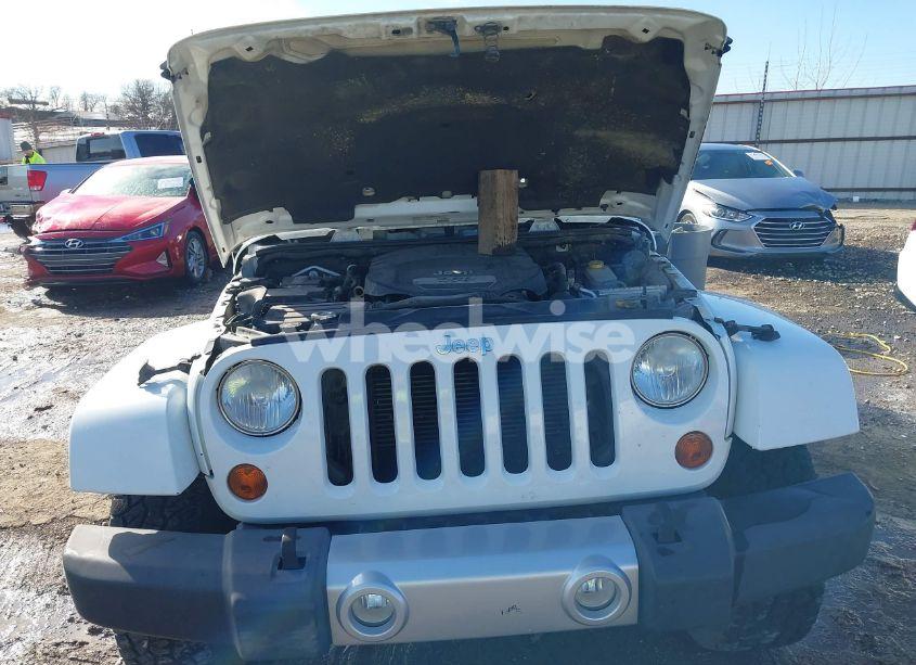 Photo 10 of 2013 Jeep Wrangler UNLIMITED SAHARA (VIN 1C4BJWEGXDL692724)