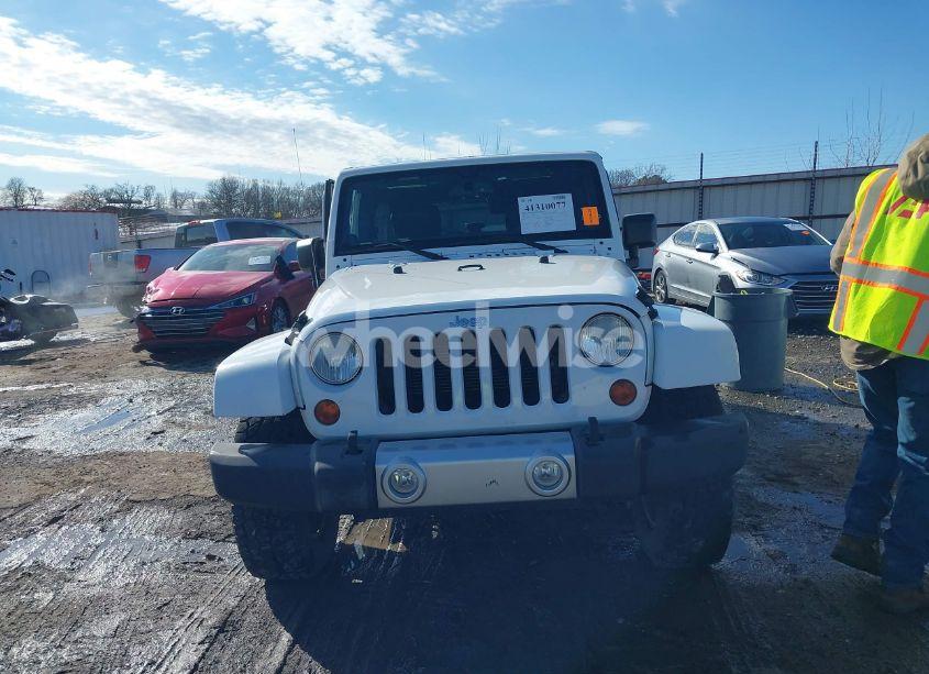 Photo 13 of 2013 Jeep Wrangler UNLIMITED SAHARA (VIN 1C4BJWEGXDL692724)