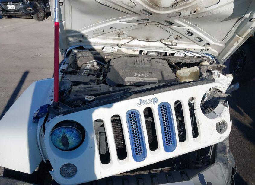 Photo 10 of 2014 Jeep Wrangler UNLIMITED SAHARA (VIN 1C4BJWEGXEL195786)