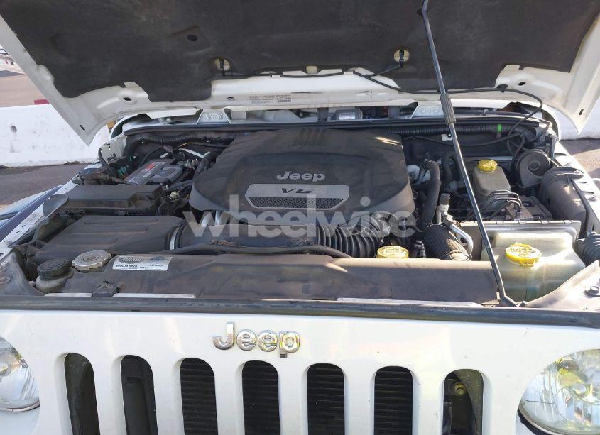 Photo 10 of 2014 Jeep Wrangler UNLIMITED SAHARA (VIN 1C4BJWEGXEL259423)