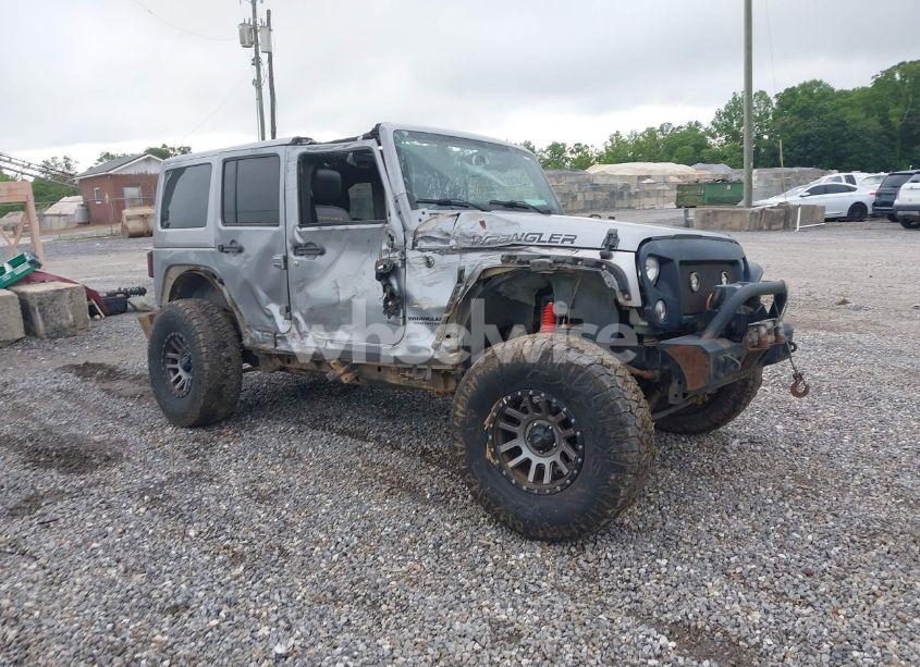 2015 Jeep Wrangler UNLIMITED SAHARA (VIN 1C4BJWEGXFL646961) main photo