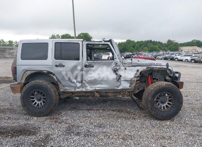 Photo 13 of 2015 Jeep Wrangler UNLIMITED SAHARA (VIN 1C4BJWEGXFL646961)