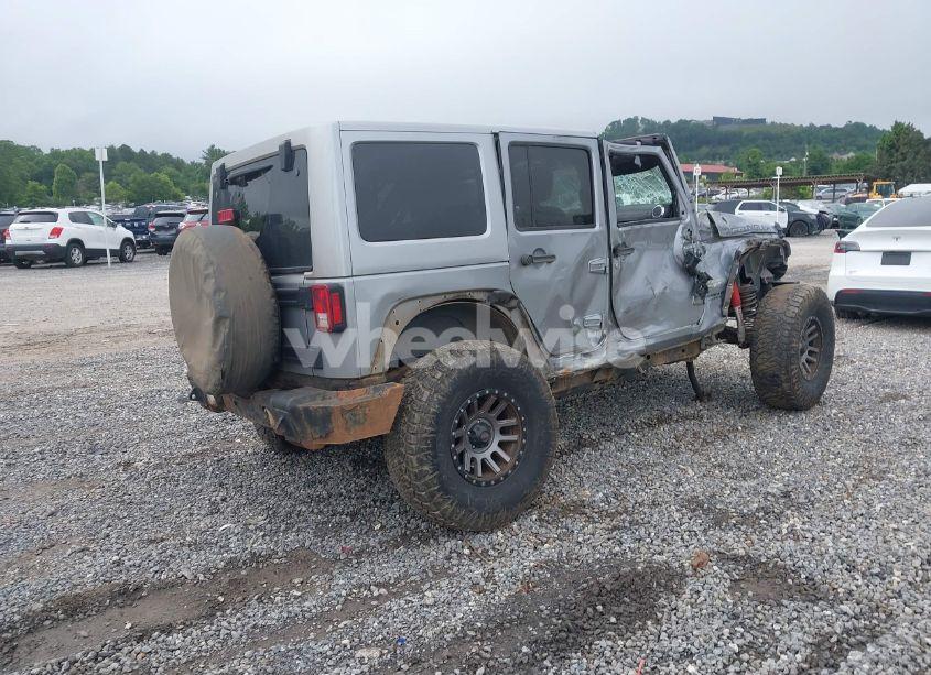 Photo 4 of 2015 Jeep Wrangler UNLIMITED SAHARA (VIN 1C4BJWEGXFL646961)