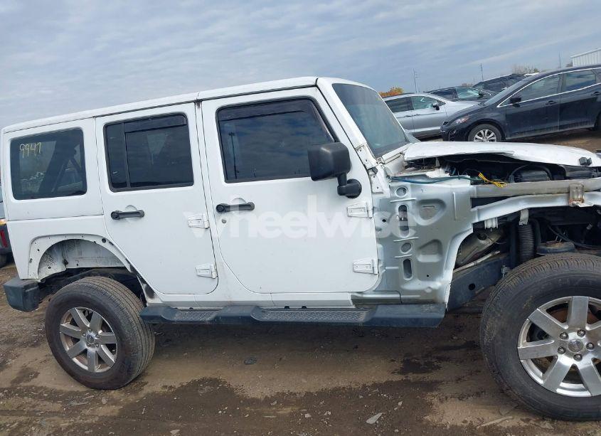 Photo 13 of 2015 Jeep Wrangler UNLIMITED SAHARA (VIN 1C4BJWEGXFL669947)