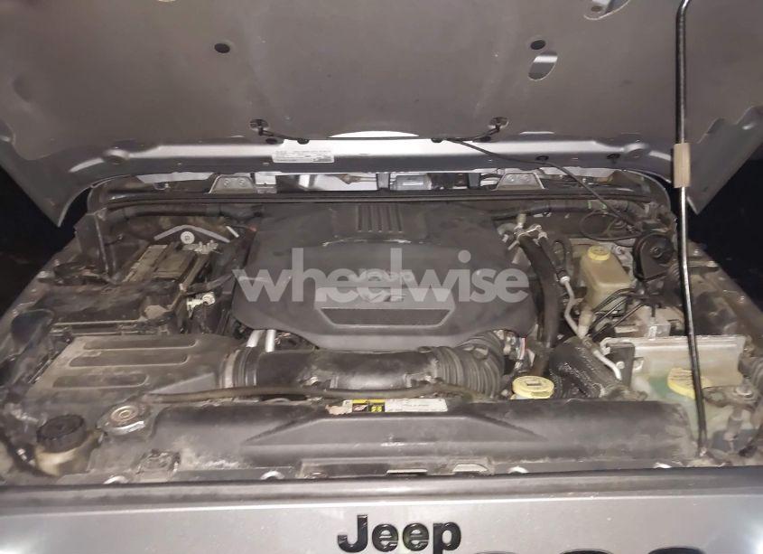 Photo 10 of 2015 Jeep Wrangler UNLIMITED ALTITUDE (VIN 1C4BJWEGXFL743657)