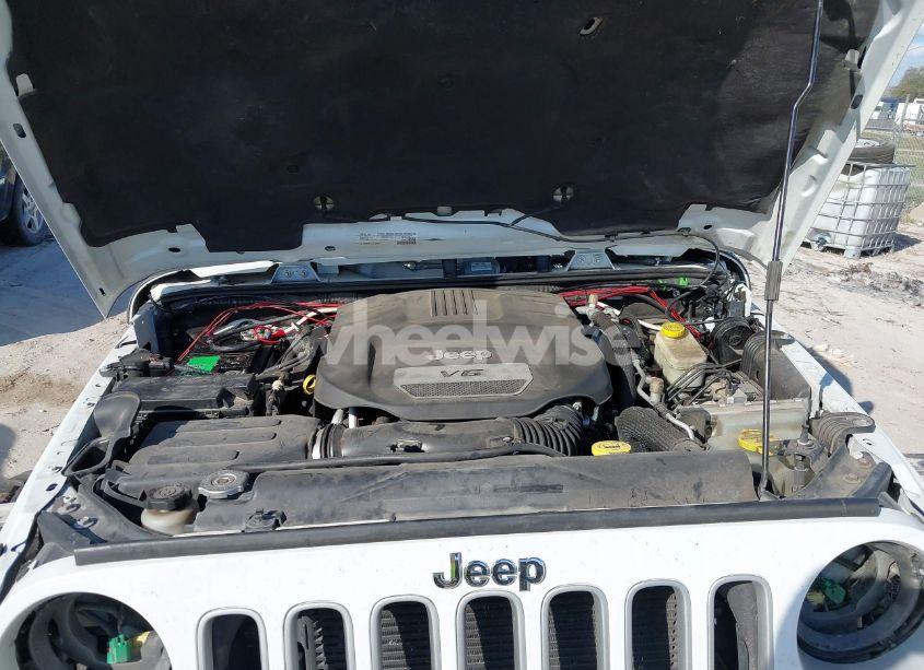 Photo 10 of 2016 Jeep Wrangler UNLIMITED SAHARA (VIN 1C4BJWEGXGL201976)