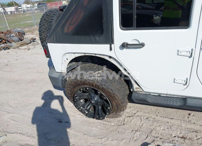 Photo 12 of 2016 Jeep Wrangler UNLIMITED SAHARA (VIN 1C4BJWEGXGL201976)