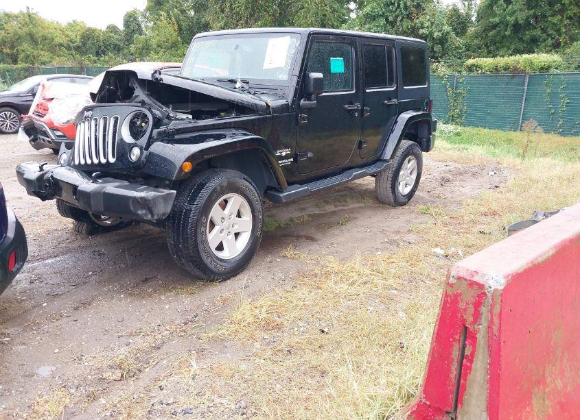 Photo 2 of 2017 Jeep Wrangler UNLIMITED SAHARA 4X4 (VIN 1C4BJWEGXHL561962)