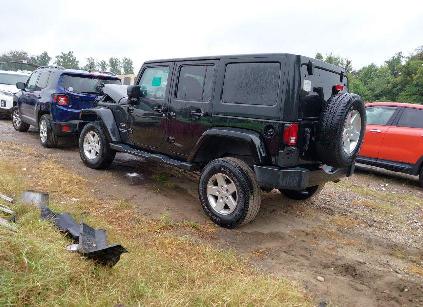 Photo 3 of 2017 Jeep Wrangler UNLIMITED SAHARA 4X4 (VIN 1C4BJWEGXHL561962)