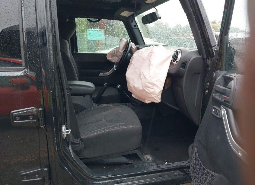 Photo 5 of 2017 Jeep Wrangler UNLIMITED SAHARA 4X4 (VIN 1C4BJWEGXHL561962)