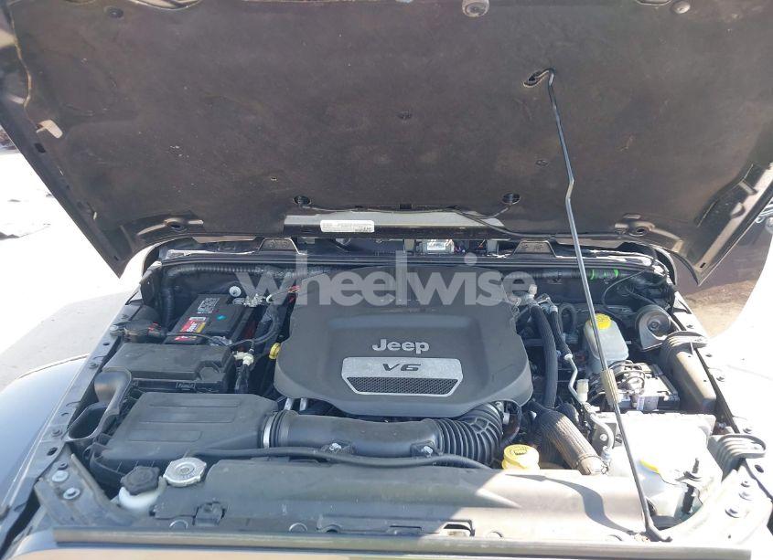 Photo 10 of 2017 Jeep Wrangler UNLIMITED SAHARA 4X4 (VIN 1C4BJWEGXHL730216)