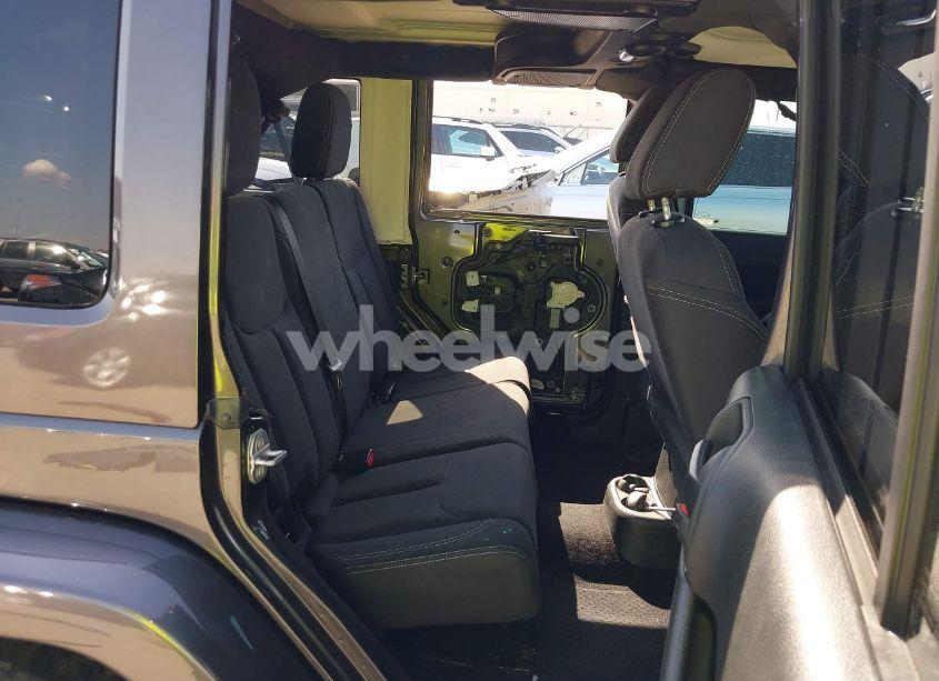 Photo 8 of 2017 Jeep Wrangler UNLIMITED SAHARA 4X4 (VIN 1C4BJWEGXHL730216)