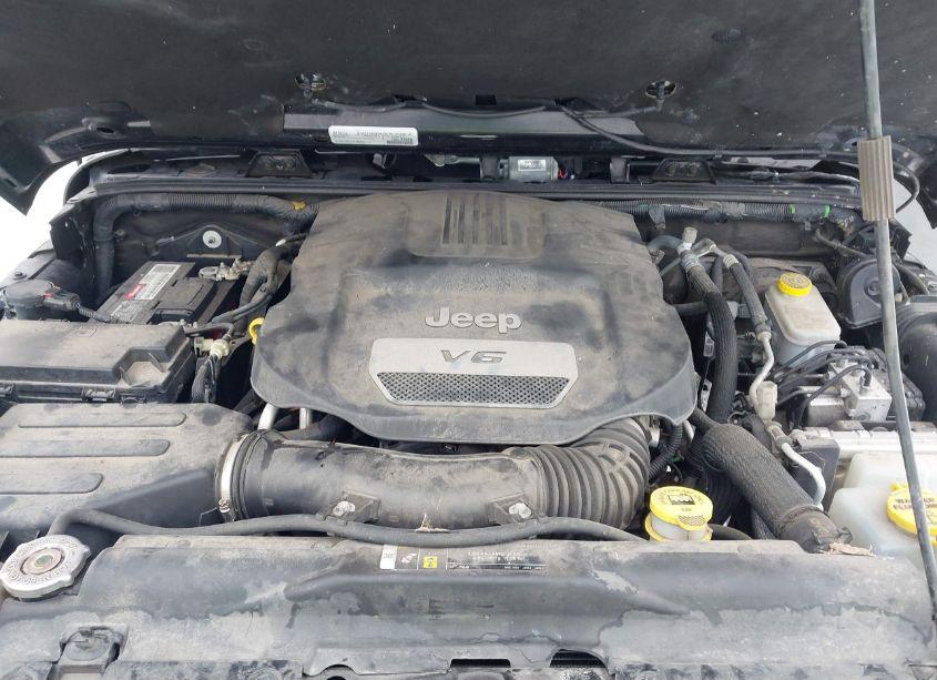 Photo 10 of 2018 Jeep Wrangler JK UNLIMITED SAHARA 4X4 (VIN 1C4BJWEGXJL804644)