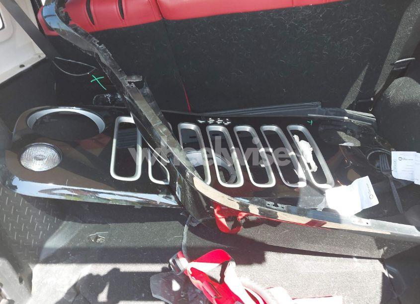 Photo 12 of 2018 Jeep Wrangler JK UNLIMITED SAHARA (VIN 1C4BJWEGXJL865122)