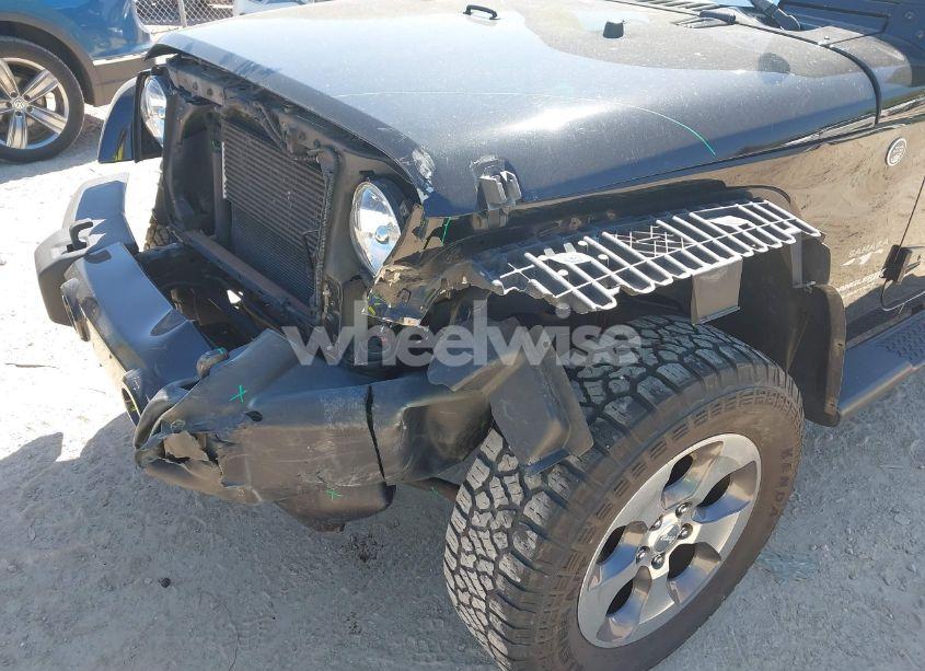 Photo 6 of 2018 Jeep Wrangler JK UNLIMITED SAHARA (VIN 1C4BJWEGXJL865122)