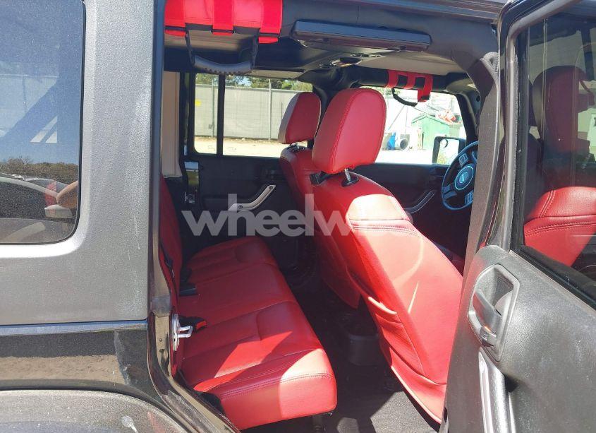 Photo 8 of 2018 Jeep Wrangler JK UNLIMITED SAHARA (VIN 1C4BJWEGXJL865122)