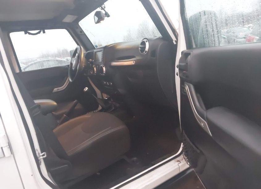 Photo 5 of 2015 Jeep Wrangler UNLIMITED RUBICON (VIN 1C4BJWFG6FL629685)