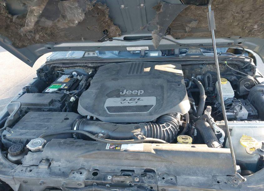 Photo 9 of 2013 Jeep Wrangler UNLIMITED RUBICON 10TH ANNIVERSARY (VIN 1C4BJWFGXDL651654)