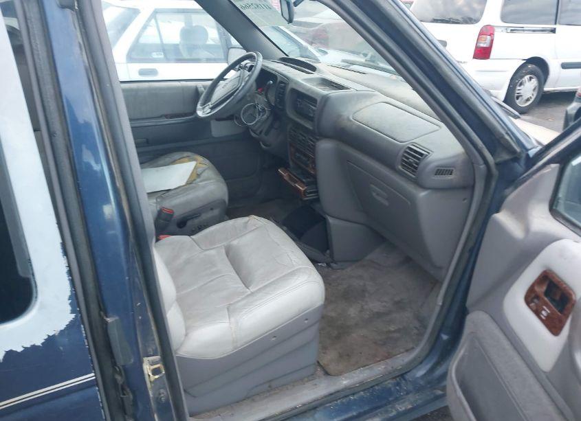 Photo 5 of 1994 Chrysler Town & COUNTRY (VIN 1C4GH54L7RX259095)