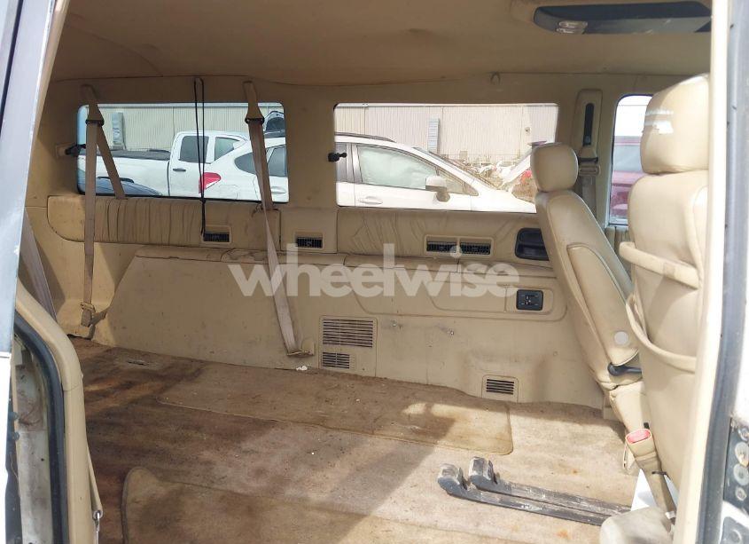 Photo 8 of 1993 Chrysler Town & COUNTRY (VIN 1C4GH54R2PX571021)