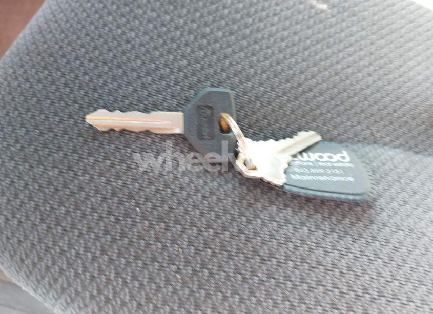 Photo 11 of 2002 Chrysler Voyager (VIN 1C4GJ25332B504673)