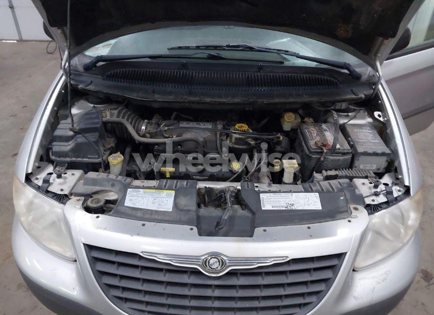 Photo 10 of 2002 Chrysler Voyager (VIN 1C4GJ25372B738475)