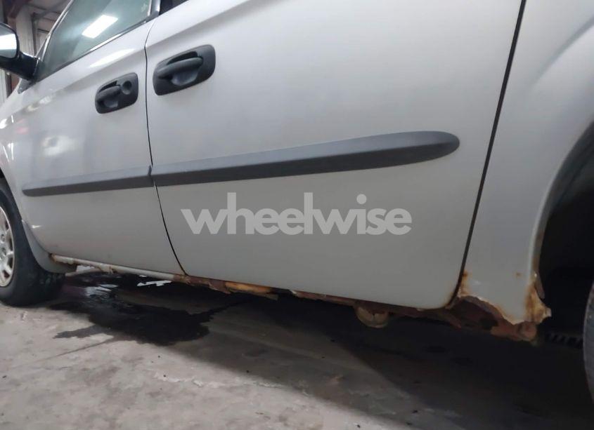 Photo 12 of 2002 Chrysler Voyager (VIN 1C4GJ25372B738475)