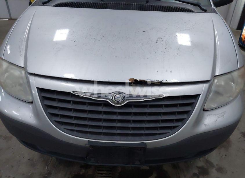 Photo 6 of 2002 Chrysler Voyager (VIN 1C4GJ25372B738475)