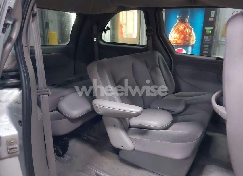 Photo 8 of 2002 Chrysler Voyager (VIN 1C4GJ25372B738475)