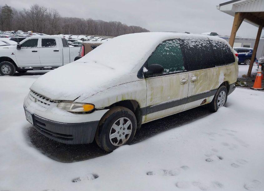 Photo 2 of 2000 Chrysler Grand VOYAGER SE (VIN 1C4GJ44G5YB697689)