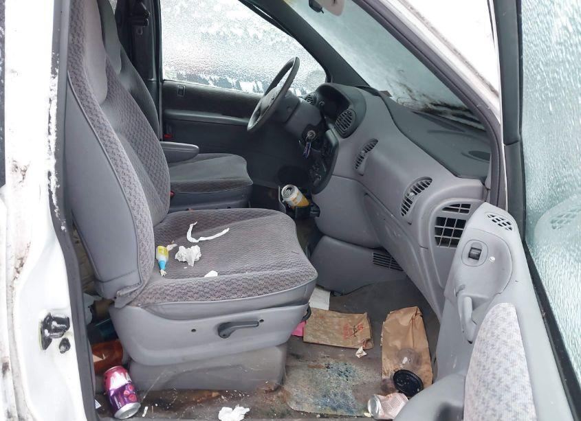 Photo 5 of 2000 Chrysler Grand VOYAGER SE (VIN 1C4GJ44G5YB697689)